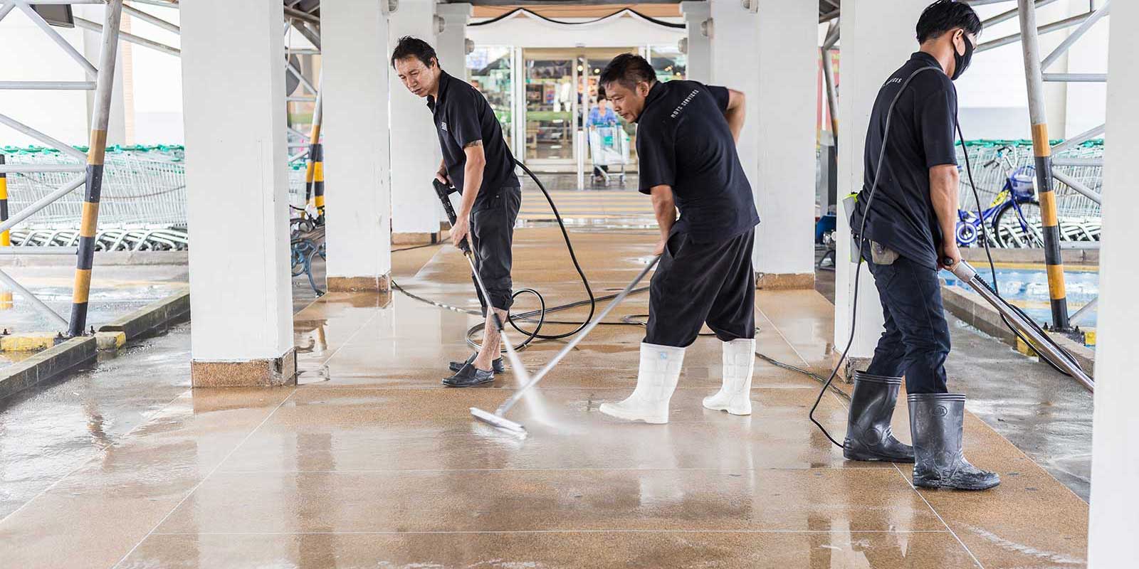 commercial-pressure-washing-being-performed